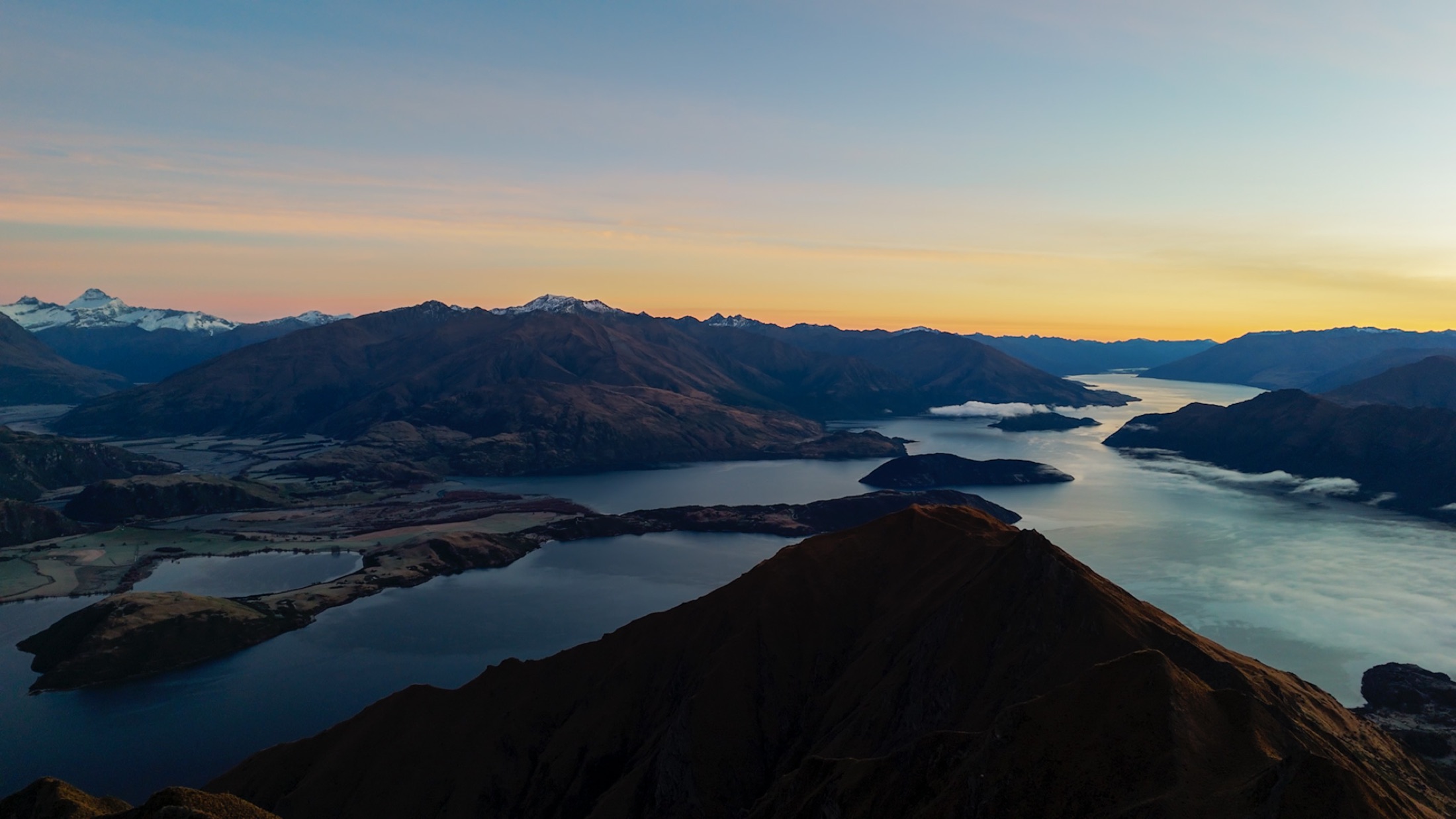 Roys Peak overlooking Lake Wānaka at sunrise